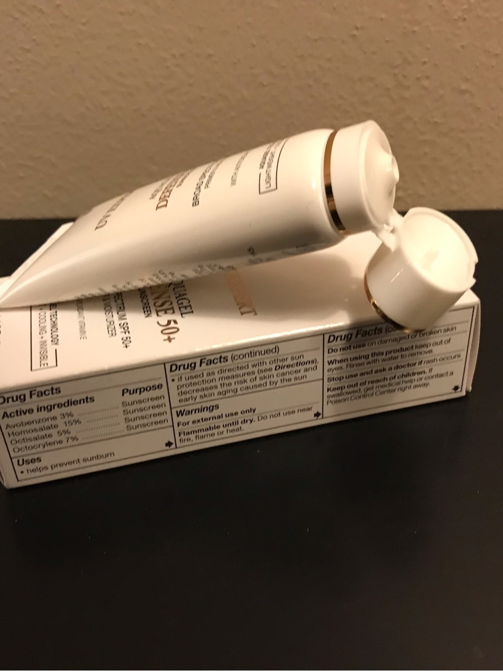 Lancôme UV Expert Aquagel Defense 50+ Sunscreen - White - Picture 3 of 4